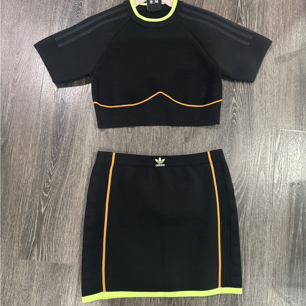 Adidas Black and Gold Trim Skirt set 2 pieces